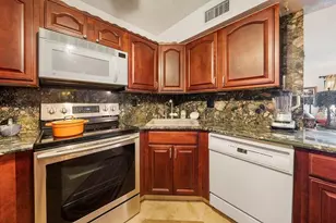 9900 Pineapple Tree Dr, Boynton Beach, FL 33436 - Photo 3
