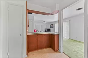 877 Sarazen Dr, West Palm Beach, FL 33413 - Photo 13