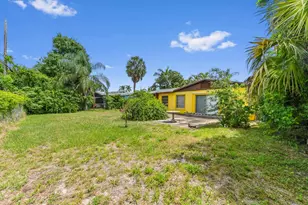 877 Sarazen Dr, West Palm Beach, FL 33413 - Photo 5