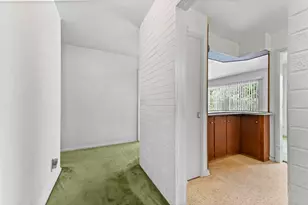 877 Sarazen Dr, West Palm Beach, FL 33413 - Photo 15