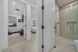 21 NE 25th St, Wilton Manors, FL 33305 - Photo 25