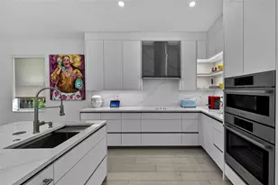 21 NE 25th St, Wilton Manors, FL 33305 - Photo 7