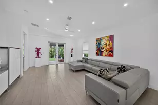 21 NE 25th St, Wilton Manors, FL 33305 - Photo 13