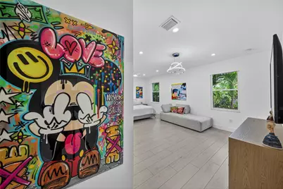 21 NE 25th Street, Wilton Manors, FL 33305 - Photo 15