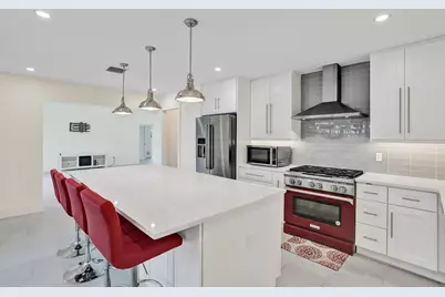 320 SE 5th Avenue, Pompano Beach, FL 33060 - Photo 1