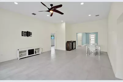 320 SE 5th Avenue, Pompano Beach, FL 33060 - Photo 17