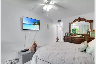 23247 N Barwood Ln Lane N #305, Boca Raton, FL 33428 - Photo 15