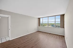 1200 St Charles Pl, Pembroke Pines, FL 33026 - Photo 21