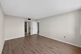 1200 St Charles Pl, Pembroke Pines, FL 33026 - Photo 23