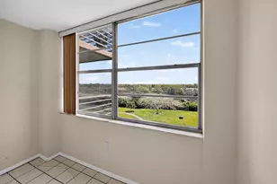 1200 St Charles Pl, Pembroke Pines, FL 33026 - Photo 29