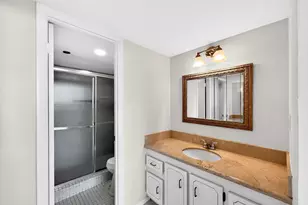 1200 St Charles Pl, Pembroke Pines, FL 33026 - Photo 25