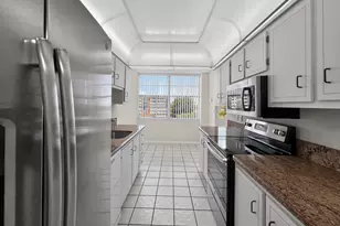 1200 St Charles Pl, Pembroke Pines, FL 33026 - Photo 9