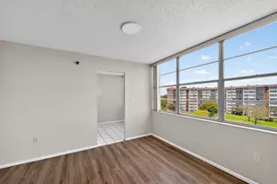 1200 St Charles Pl, Pembroke Pines, FL 33026 - Photo 17