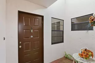 6329 Royal Manor Cir, Delray Beach, FL 33484 - Photo 5