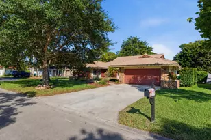 9924 NW 3rd Pl, Coral Springs, FL 33071 - Photo 1
