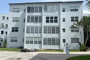 2860 Somerset Dr, Lauderdale Lakes, FL 33311 - Photo 3