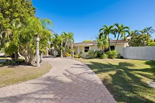 806 SE 9th Ave, Deerfield Beach, FL 33441 - Photo 5