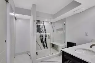 5550 N Ocean Dr, Singer Island, FL 33404 - Photo 23