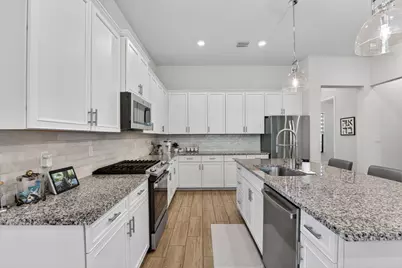 8427 W Blue Spring Drive, Parkland, FL 33067 - Photo 11