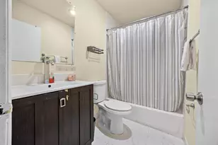 4656 NW 9th Dr, Plantation, FL 33317 - Photo 9