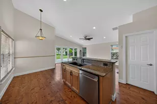 19111 SW 8th St, Pembroke Pines, FL 33029 - Photo 31