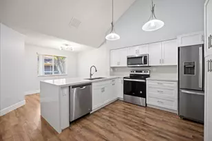 832 NW 92nd Ave, Plantation, FL 33324 - Photo 9