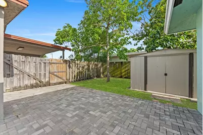 2831 N Seacrest Boulevard, Boynton Beach, FL 33435 - Photo 5