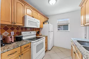 2831 N Seacrest Blvd, Boynton Beach, FL 33435 - Photo 9