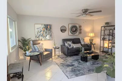 100 E Kingswood E, West Palm Beach, FL 33417 - Photo 3