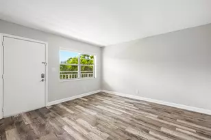 5162 NE 6th Ave, Oakland Park, FL 33334 - Photo 5