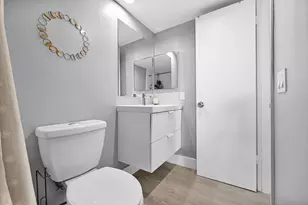 400 SE 10th St, Deerfield Beach, FL 33441 - Photo 9