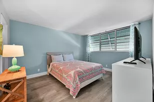 400 SE 10th St, Deerfield Beach, FL 33441 - Photo 11