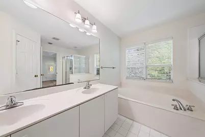9091 Villa Palma Lane, Palm Beach Gardens, FL 33418 - Photo 13