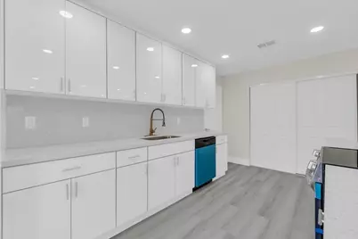 100 NE 26th Court, Pompano Beach, FL 33064 - Photo 13