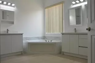 19496 S Whitewater Ave, Weston, FL 33332 - Photo 11