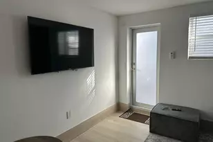 817 Tyler St, Hollywood, FL 33019 - Photo 3