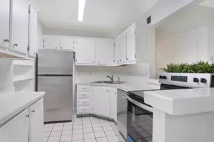 3105 Oakland Shores Dr, Oakland Park, FL 33309 - Photo 3