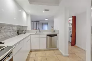 141 SW 96th Terrace, Plantation, FL 33324 - Photo 3