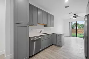 911 8th St, West Palm Beach, FL 33401 - Photo 7