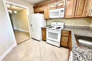 21904 Lake Forest Cir, Boca Raton, FL 33433 - Photo 3