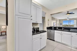 7735 Yardley Dr, Tamarac, FL 33321 - Photo 9