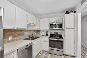 4272 Deste Ct, Lake Worth, FL 33467 - Photo 3
