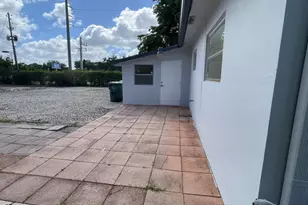 840 NW 33 St, Oakland Park, FL 33309 - Photo 17