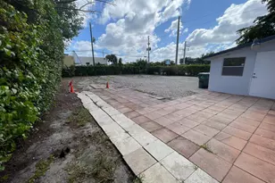840 NW 33 St, Oakland Park, FL 33309 - Photo 17