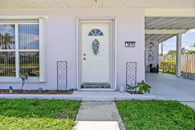 2872 SE Wiltshire Terrace, Port Saint Lucie, FL 34952 - Photo 3