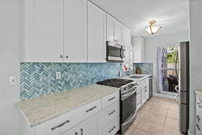2872 SE Wiltshire Terrace, Port Saint Lucie, FL 34952 - Photo 11