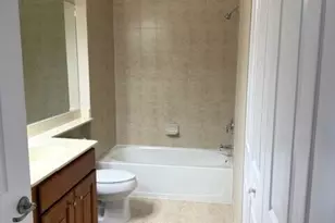 3500 Oaks Clubhouse Dr, Pompano Beach, FL 33069 - Photo 9