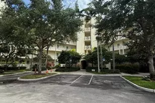 3500 Oaks Clubhouse Dr, Pompano Beach, FL 33069 - Photo 13