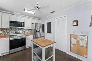 9890 Papaya Tree Trail, Boynton Beach, FL 33436 - Photo 13