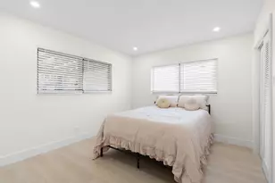 381 NE 43rd Ct, Oakland Park, FL 33334 - Photo 19